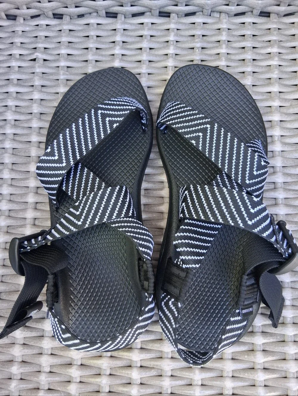 NEW Chaco Black Zigzag Strap Women's Sport Sandals